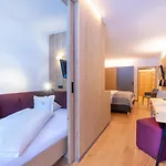 酒店 Familien- Sportresort Brennseehof 湖畔的费尔德