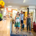 酒店 Familien- Sportresort Brennseehof 湖畔的费尔德