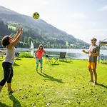 Familien- Sportresort Brennseehof 4* 湖畔的费尔德