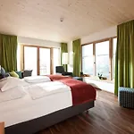 酒店 Familien- Sportresort Brennseehof 湖畔的费尔德