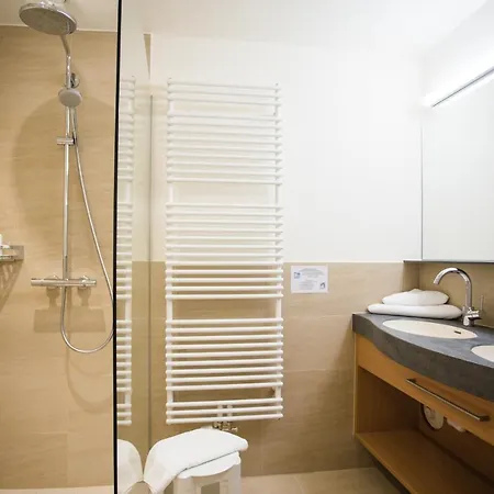 Hotel Familien-sporthotel Brennseehof 4*