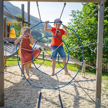 מלון Familien- Sportresort Brennseehof 4*