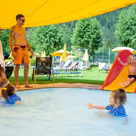 Familien- Sportresort Brennseehof מלון
