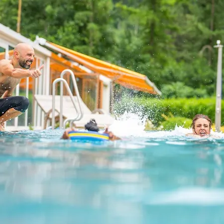 Familien- Sportresort Brennseehof מלון