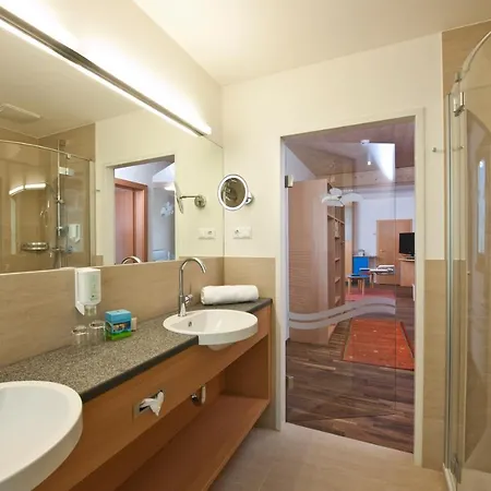 Hotel Familien-sporthotel Brennseehof Feld am See