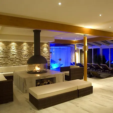 Otel Familien- Sportresort Brennseehof Feld am See