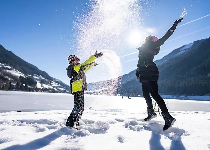 酒店 Familien- Sportresort Brennseehof 湖畔的费尔德